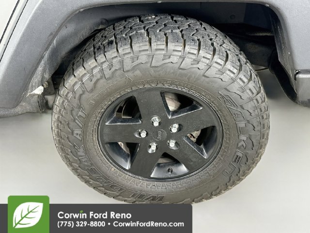 Used 2012 Jeep Wrangler Unlimited Rubicon AWD/4WD image 31