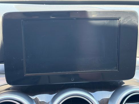 Used 2019 Mercedes-Benz C 300 Sedan image 22