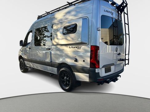 Used 2020 Mercedes-Benz Sprinter 2500 image 3