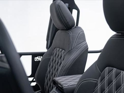 Used 2025 Ford Bronco Summertime image 36