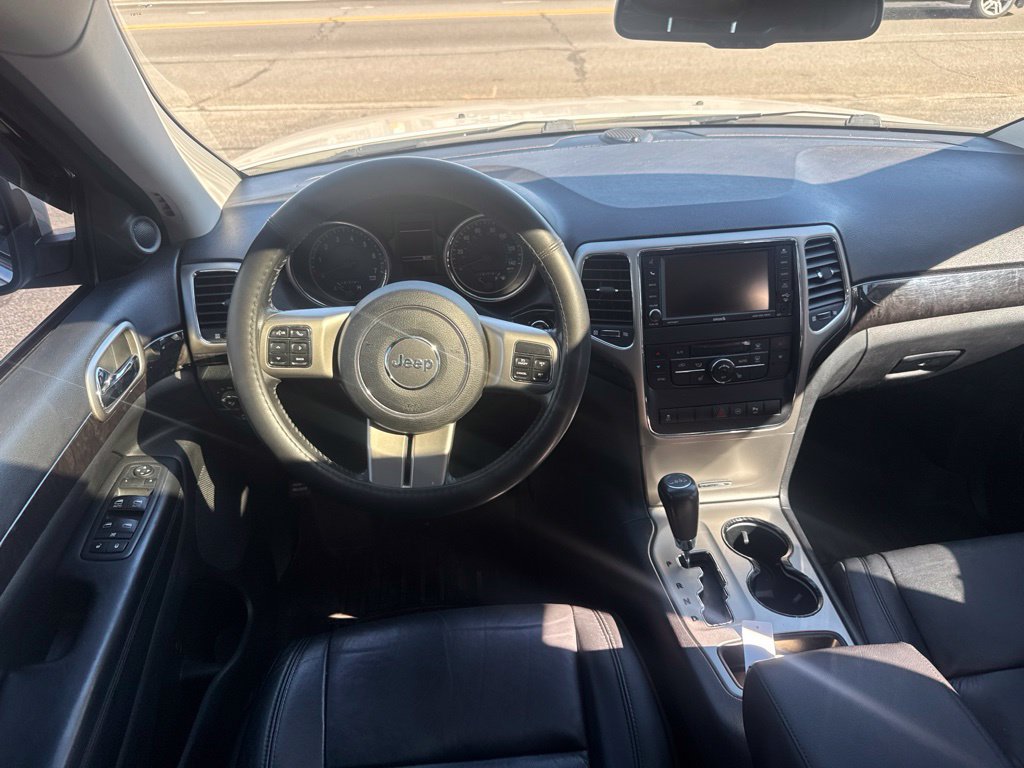 Used 2012 Jeep Grand Cherokee Laredo AWD/4WD image 24