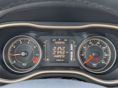 Used 2015 Jeep Cherokee Latitude image 20