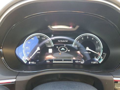 Used 2025 Genesis GV70 2.5T w/ Sport Prestige Package image 30