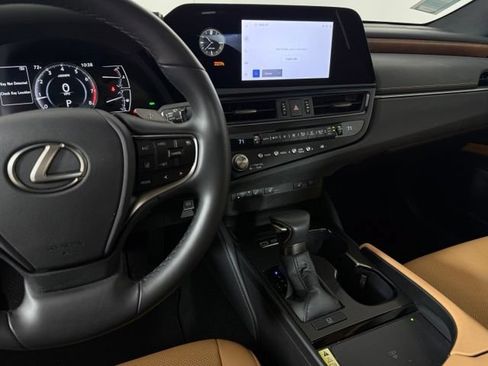 Used 2025 Lexus ES 350 w/ Premium Package FWD image 25