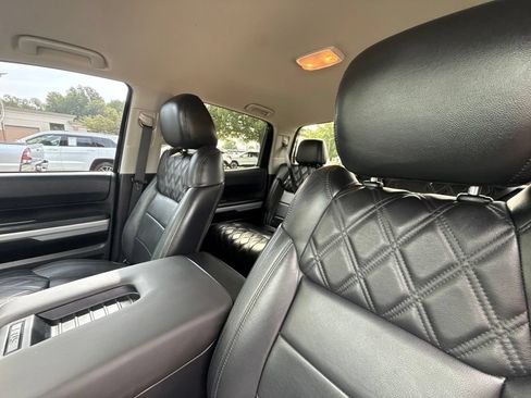 Used 2021 Toyota Tundra SR5 w/ SR5 Upgrade Package AWD/4WD image 18