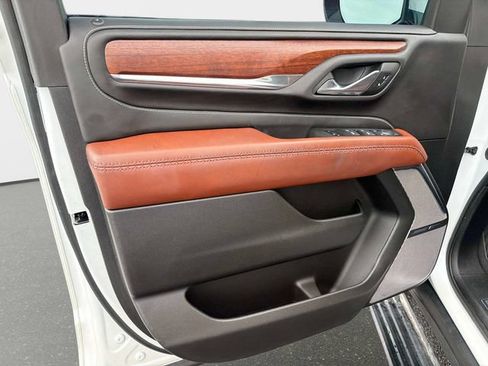 Used 2023 GMC Yukon Denali Ultimate w/ LPO, Floor Liner Package AWD/4WD image 15