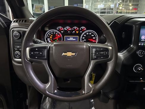Used 2020 Chevrolet Silverado 1500 LT image 32