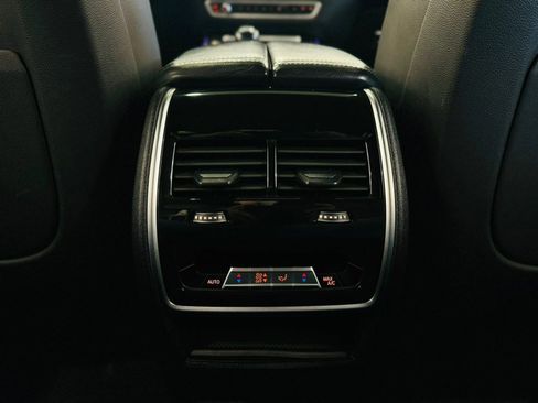 Used 2021 BMW X5 xDrive40i w/ M Sport Package image 31