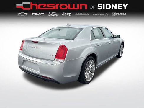 Used 2019 Chrysler 300 Touring L w/ Quick Order Package 22F image 5