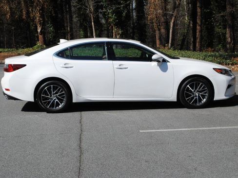 Used 2017 Lexus ES 350 Premium w/ Navigation System Package image 25