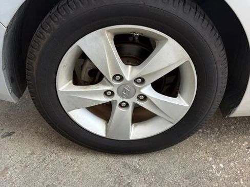 Used 2013 Hyundai Elantra GLS w/ Preferred Pkg FWD image 5