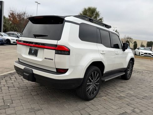 Used 2024 Lexus GX 550 image 9