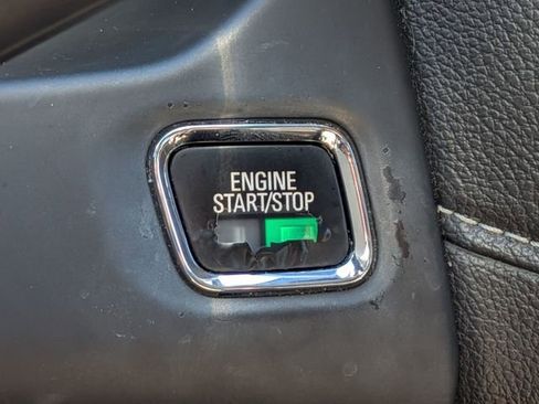 Used 2018 GMC Acadia SLE image 17