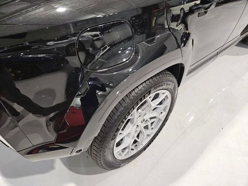 Used 2024 Land Rover Defender 110 V8 image 61