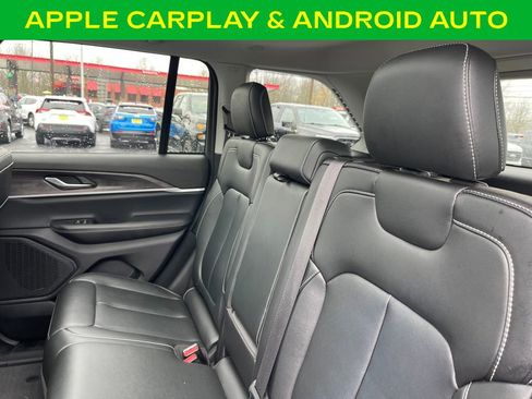 Used 2023 Jeep Grand Cherokee Limited image 13