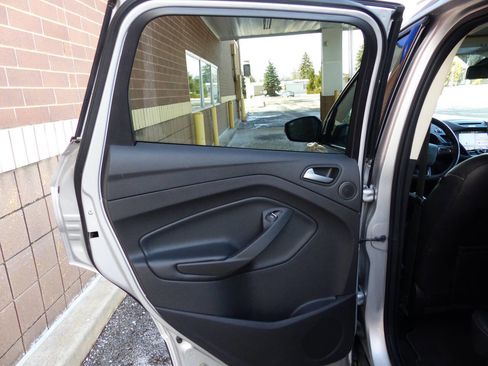 Used 2017 Ford Escape Titanium image 37