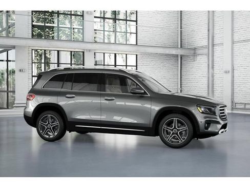 Used 2026 Mercedes-Benz GLB 250 4MATIC image 14