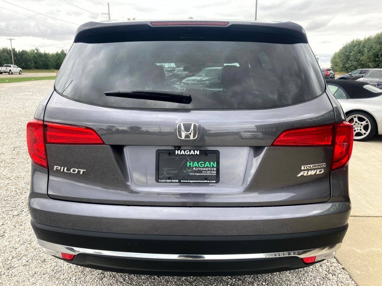 Used 2017 Honda Pilot Touring image 11