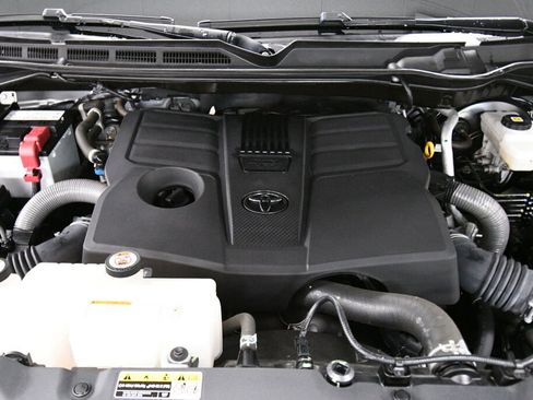 Used 2024 Toyota Tundra Platinum image 33