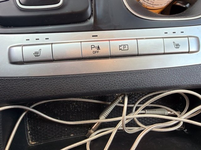 Used 2022 Kia Carnival LX FWD image 7
