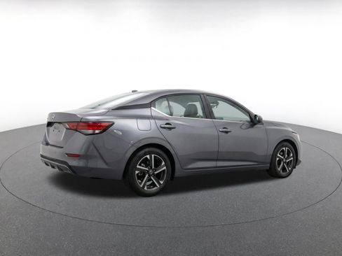 Used 2025 Nissan Sentra SV FWD image 9
