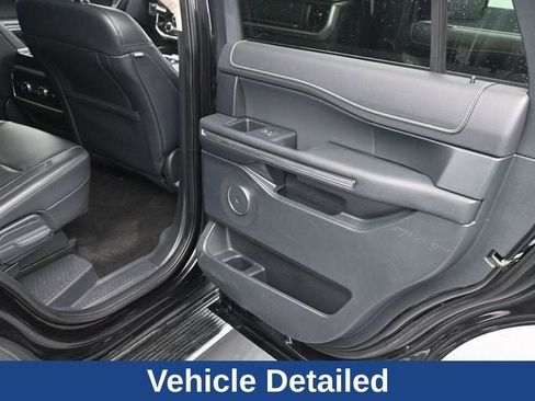 Used 2022 Ford Expedition XLT image 15