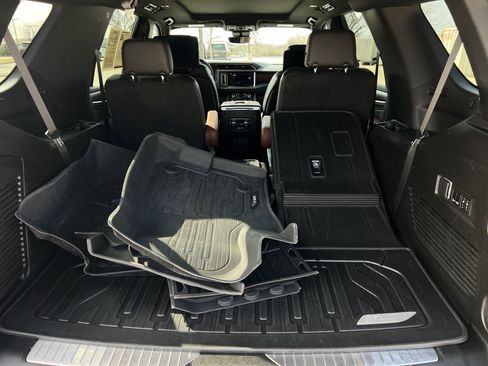 Used 2023 GMC Yukon Denali Ultimate w/ LPO, Floor Liner Package image 36