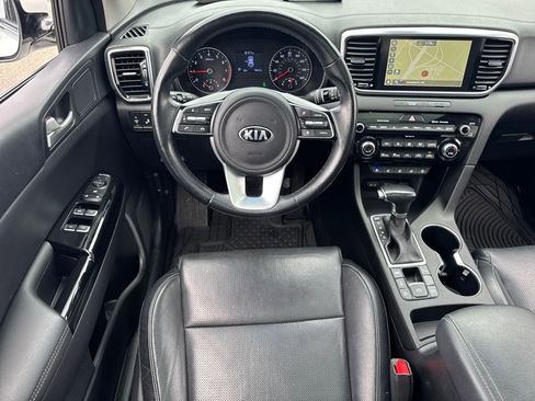 Used 2022 Kia Sportage EX w/ EX Technology Package image 17