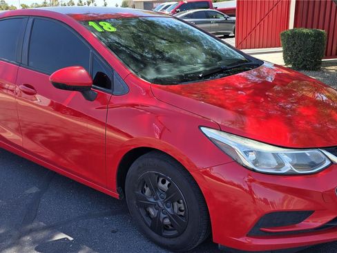 Used 2018 Chevrolet Cruze LS FWD image 3