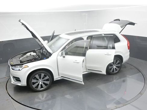 Used 2023 Volvo XC90 B6 Ultimate w/ Lounge Package image 53