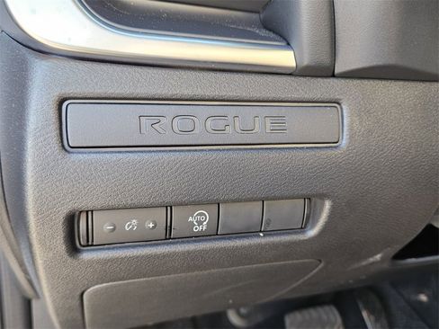 Certified 2025 Nissan Rogue S image 27