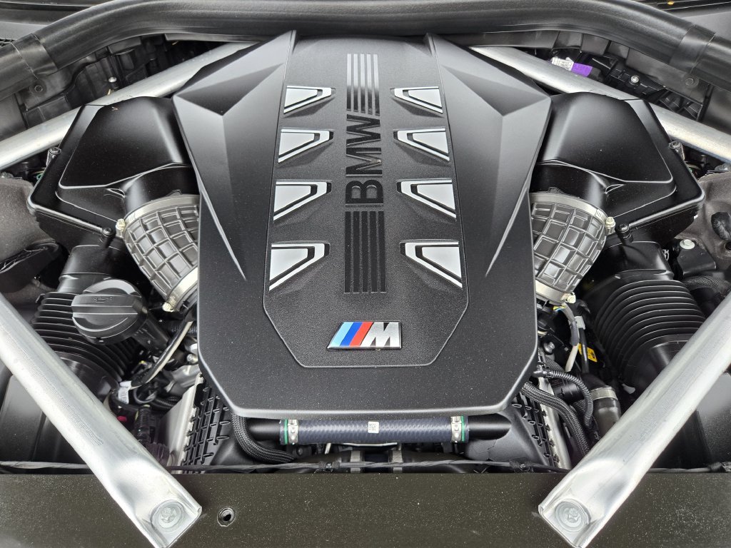 Certified 2025 BMW X7 M60i AWD/4WD image 35