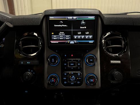 Used 2016 Ford F350 Platinum w/ FX4 Off-Road Package AWD/4WD image 7