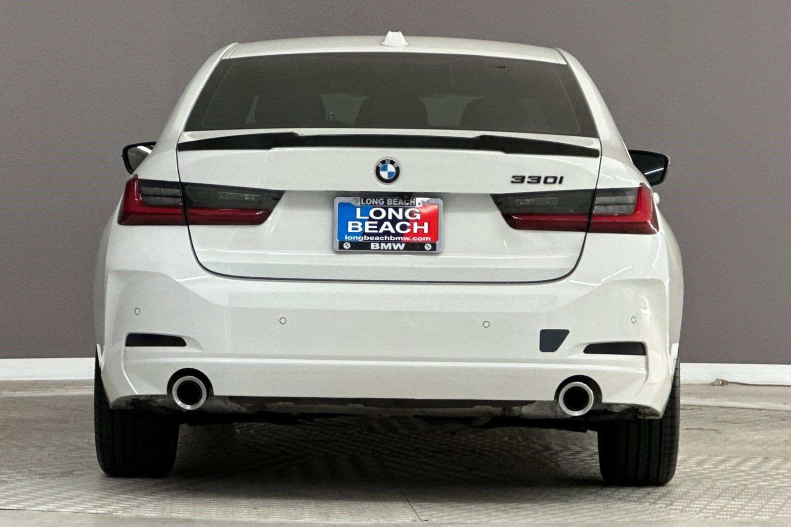 Used 2025 BMW 330i Sedan w/ Convenience Package RWD image 9