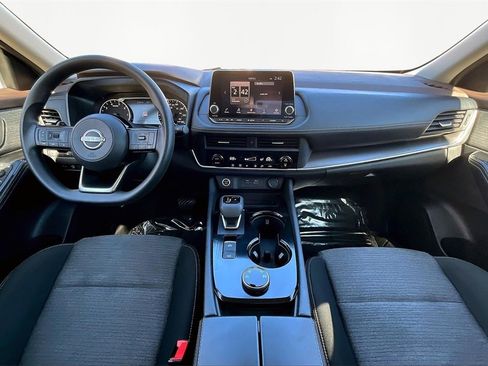 Used 2023 Nissan Rogue SV image 16