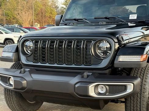 New 2026 Jeep Gladiator Sport AWD/4WD image 10