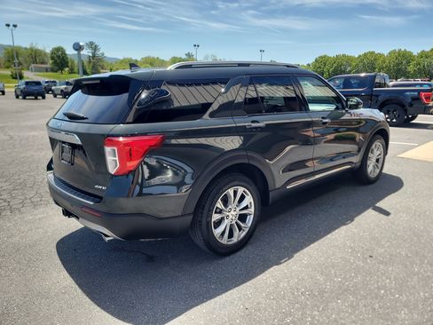 Used 2023 Ford Explorer Limited w/ Equipment Group 301A AWD/4WD image 6