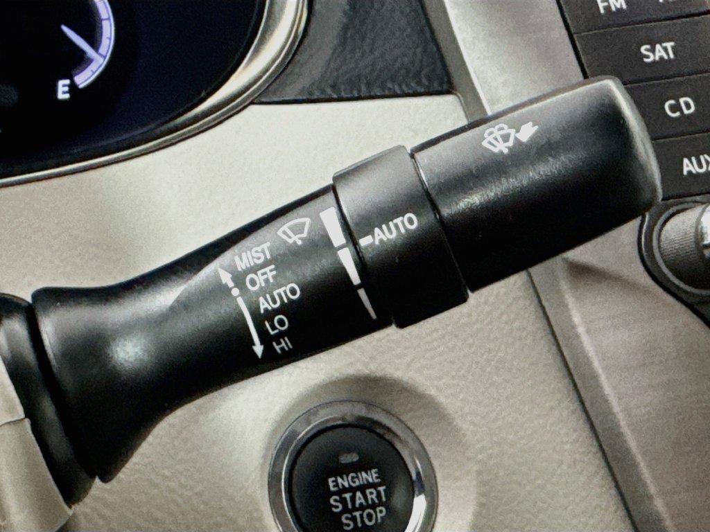 Used 2012 Toyota Avalon Limited FWD image 11