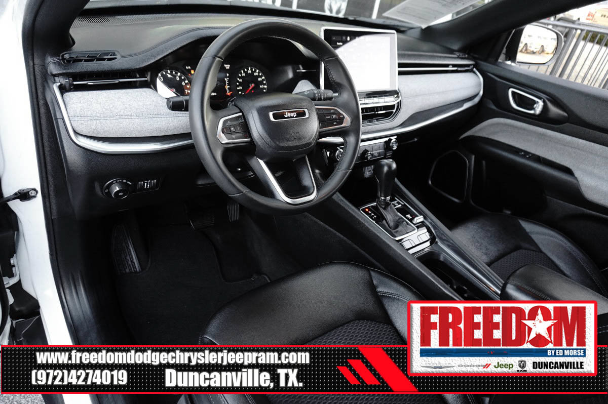 Used 2024 Jeep Compass Latitude AWD/4WD image 10