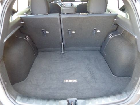 Used 2018 Nissan Kicks S FWD image 26