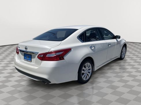 Used 2016 Nissan Altima 2.5 S w/ Power Driver Seat Package FWD image 8