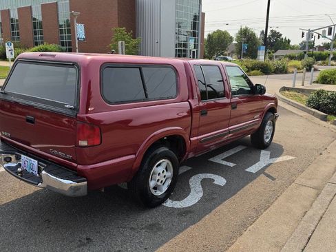 Used 2001 Chevrolet S10 Pickup LS AWD/4WD image 5