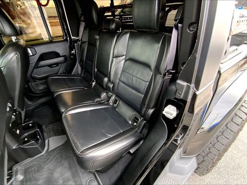 Used 2021 Jeep Gladiator Overland image 17