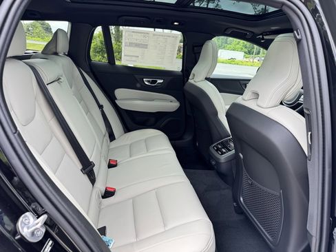 New 2026 Volvo V60 B5 Cross Country Ultra w/ Protection Package Premier image 27