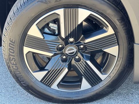 Certified 2025 Nissan Kicks SV image 7