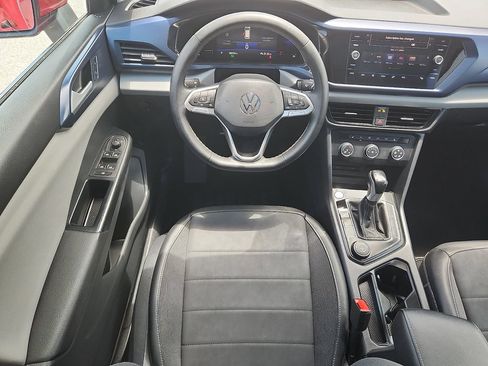 Used 2022 Volkswagen Taos SE AWD/4WD image 7