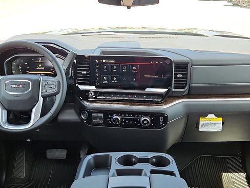 New 2026 GMC Sierra 1500 Elevation image 10