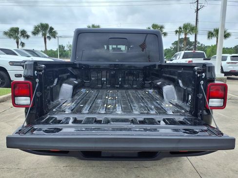 Used 2022 Jeep Gladiator Mojave AWD/4WD image 7