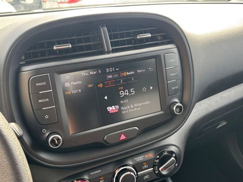 Used 2025 Kia Soul LX w/ LX Technology Package image 20