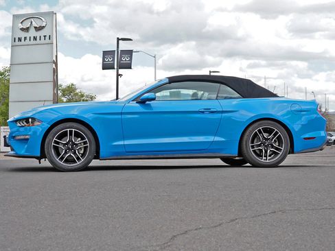 Used 2023 Ford Mustang Premium RWD image 7